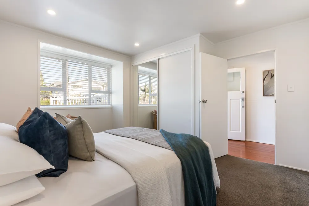 Photos of 42 Warwick Avenue