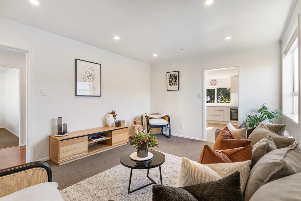 Photos of 42 Warwick Avenue