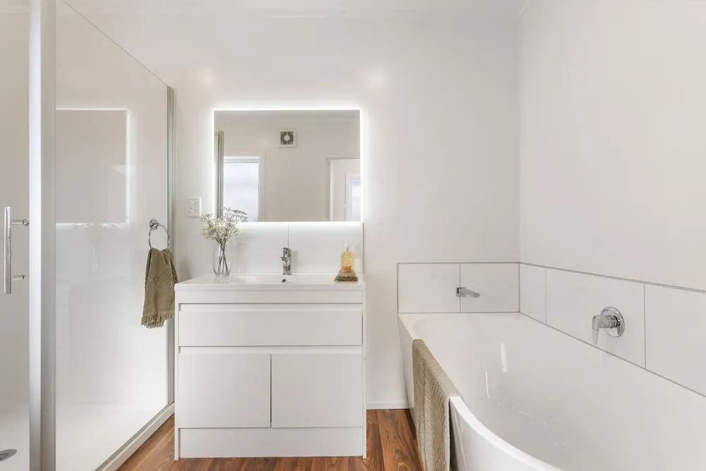 Photos of 42 Warwick Avenue