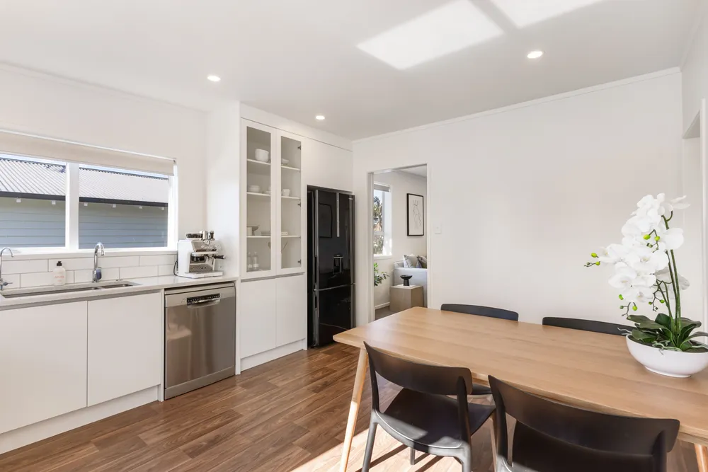 Photos of 42 Warwick Avenue