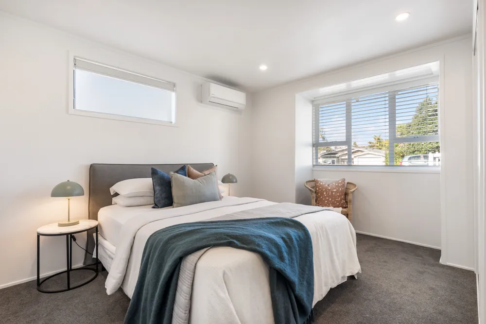Photos of 42 Warwick Avenue