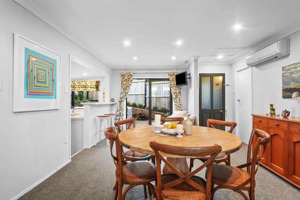 Photos of 504 Beach Road