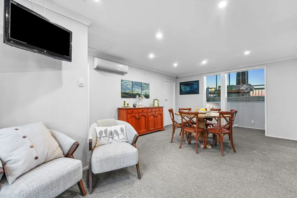 Photos of 504 Beach Road