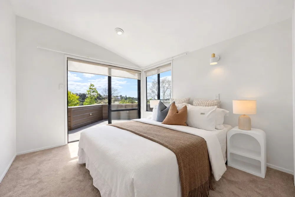 Photos of 23 Shore Road