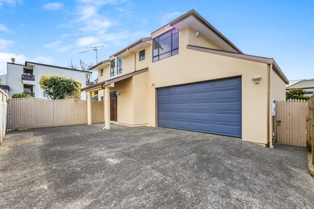 Photos of 36A Robert Street