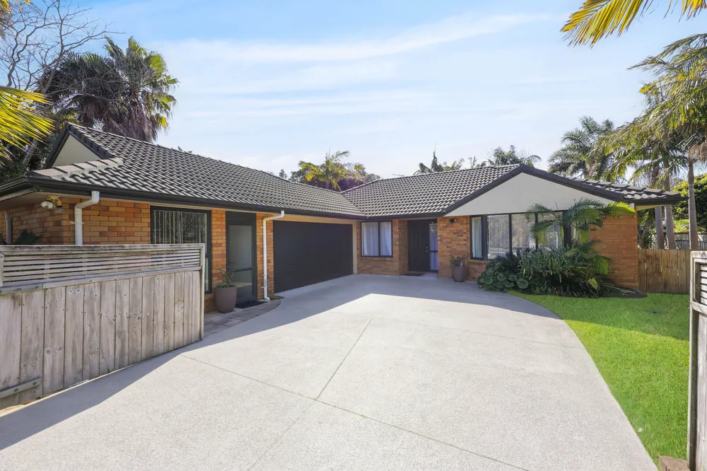 Photos of 71 Regency Park Drive