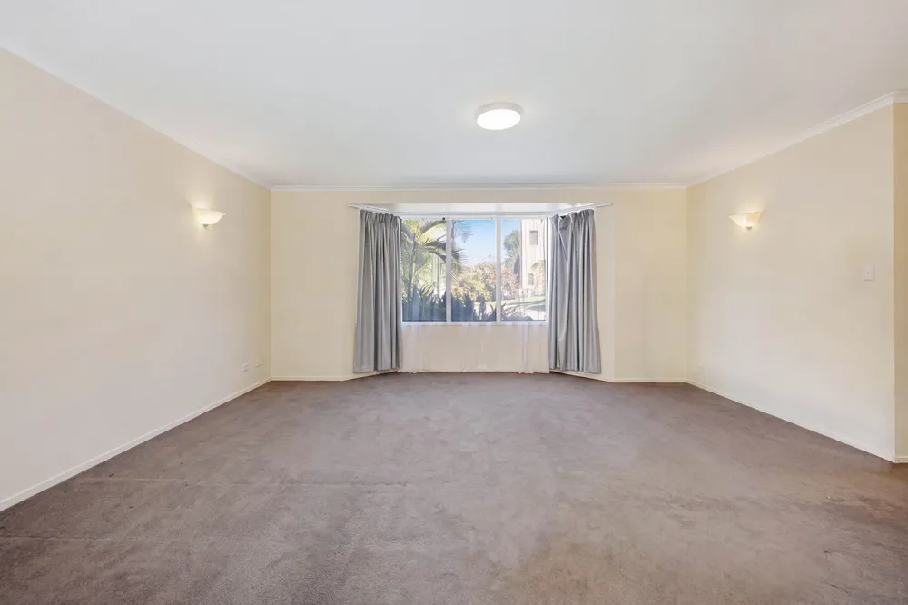 Photos of 71 Regency Park Drive