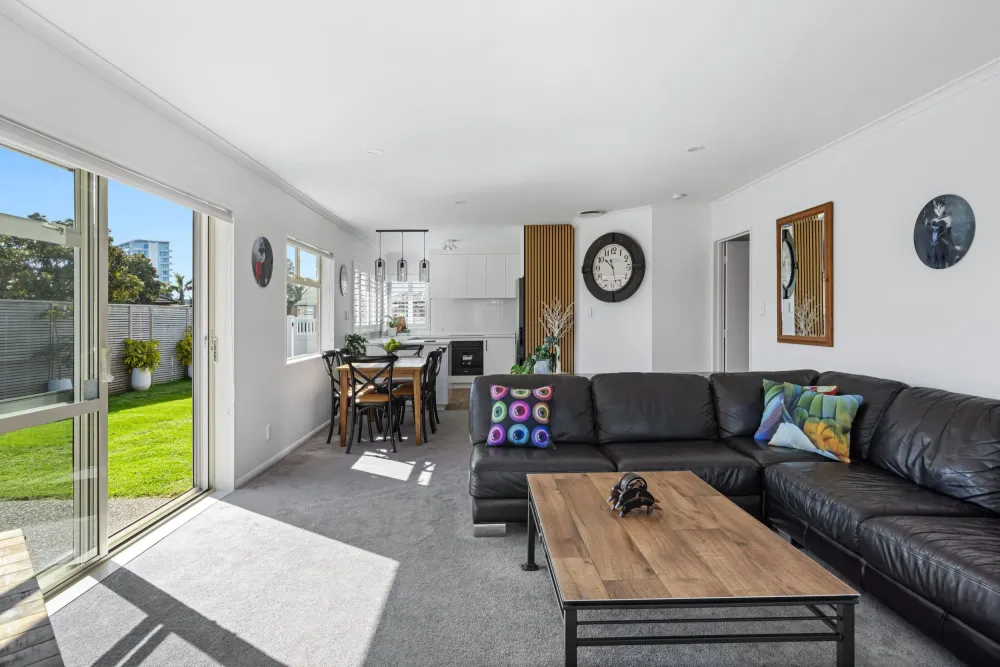 Photos of 11 Francis Skinner Place