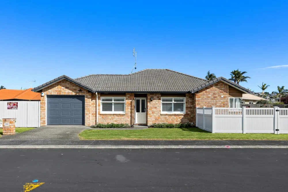 Photos of 11 Francis Skinner Place