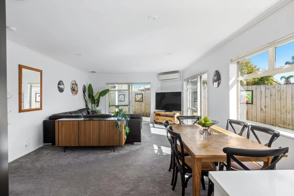 Photos of 11 Francis Skinner Place