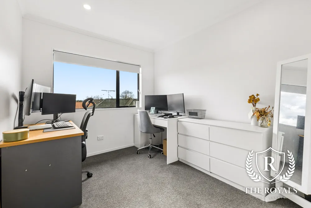 Photos of 18 Royalpark Place