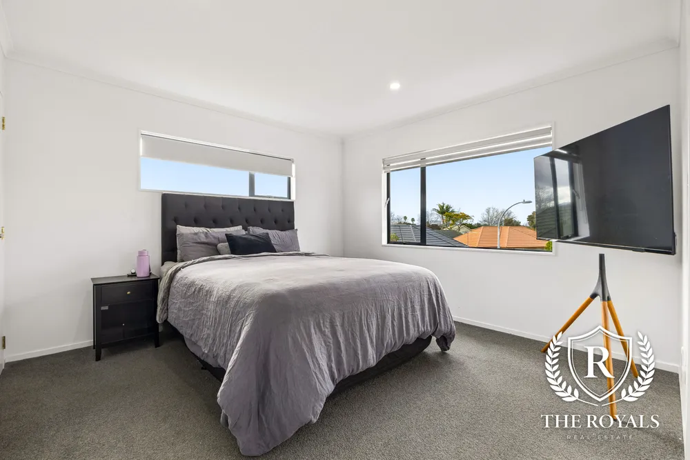 Photos of 18 Royalpark Place