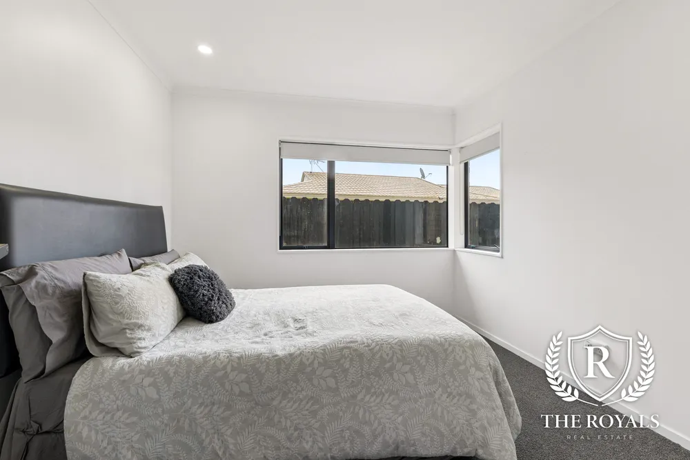 Photos of 18 Royalpark Place