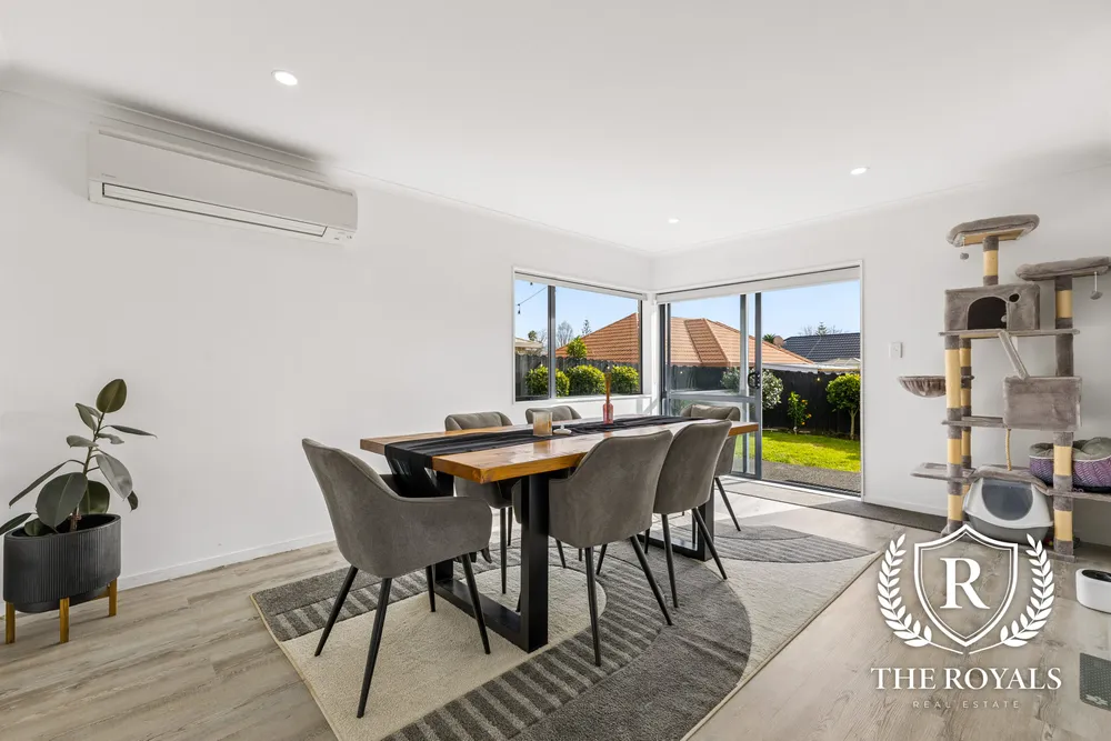 Photos of 18 Royalpark Place