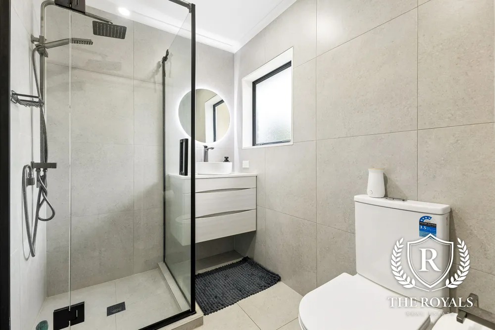 Photos of 18 Royalpark Place