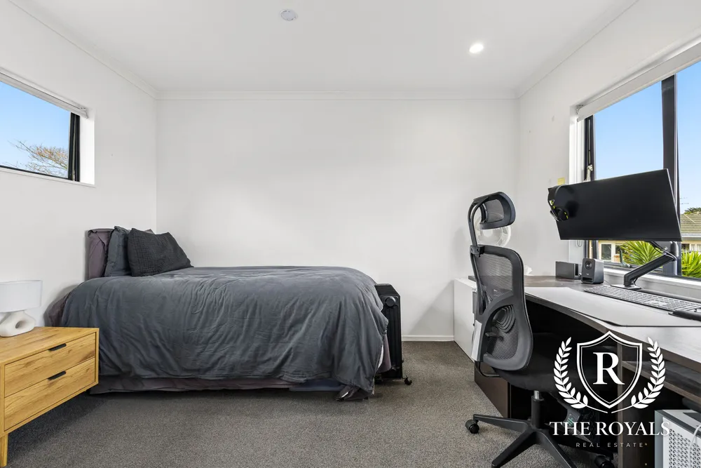 Photos of 18 Royalpark Place