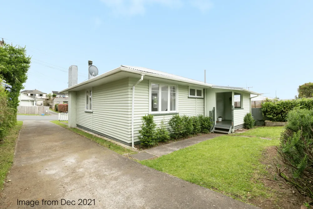 Photos of 468 Fraser Street