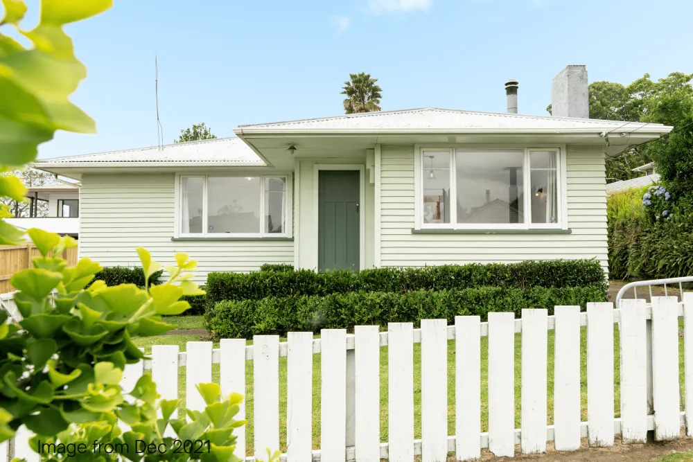 Photos of 468 Fraser Street