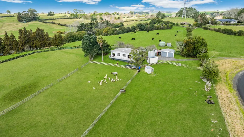 Photos of 24B Eggleton Road