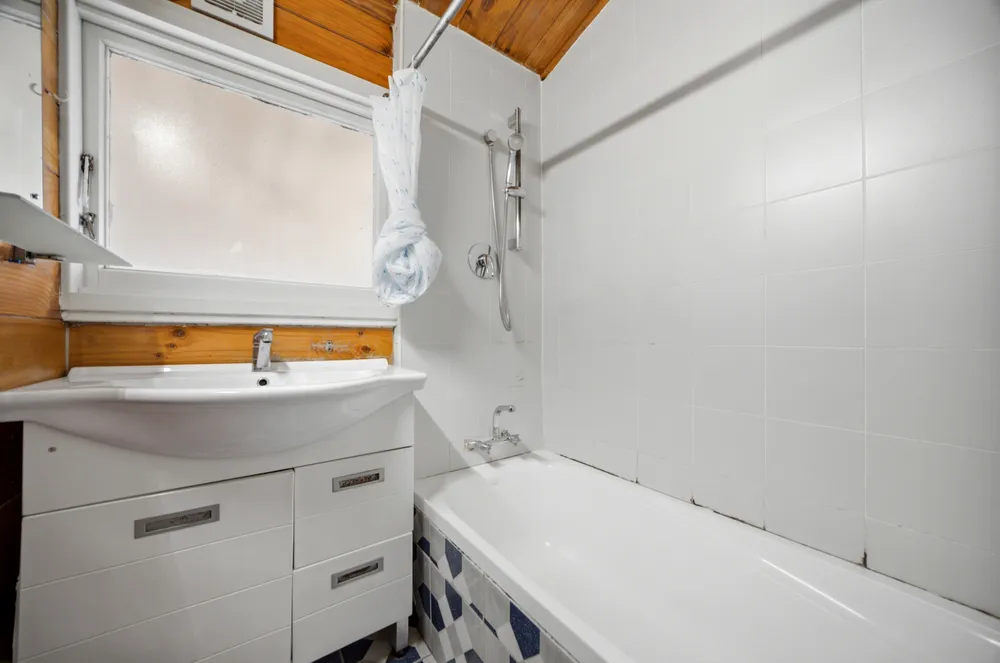 Photos of 6 Robert Burke Place