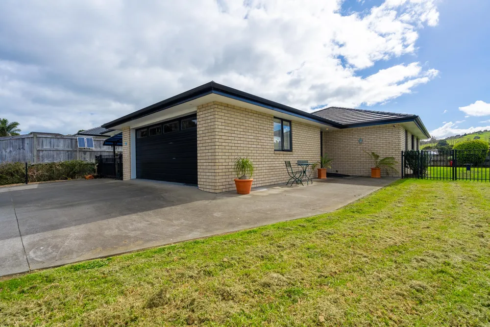 Photos of 41 Wainui Avenue