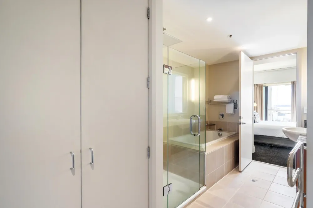 Photos of 402/85 Customs Street West