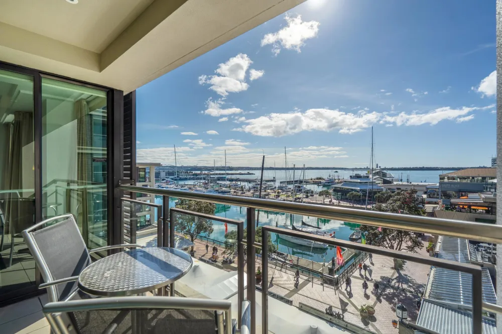 Photos of 402/85 Customs Street West