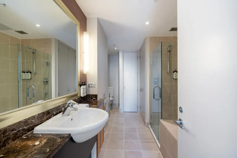 Photos of 402/85 Customs Street West