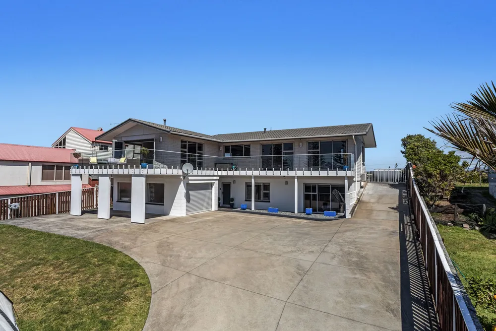 Photos of 38 Hoterini Street