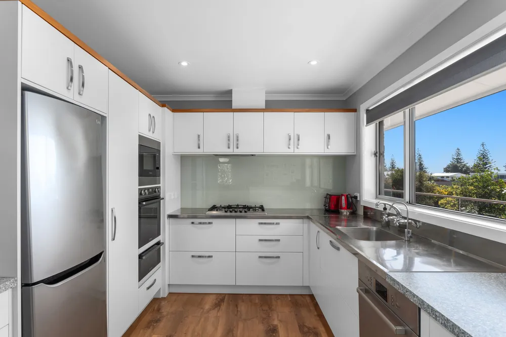 Photos of 38 Hoterini Street