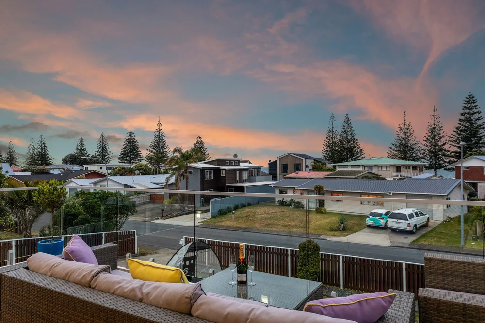 Photos of 38 Hoterini Street