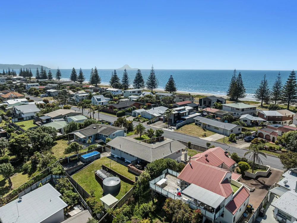 Photos of 38 Hoterini Street
