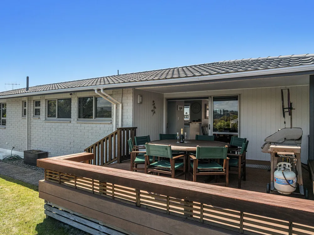 Photos of 38 Hoterini Street