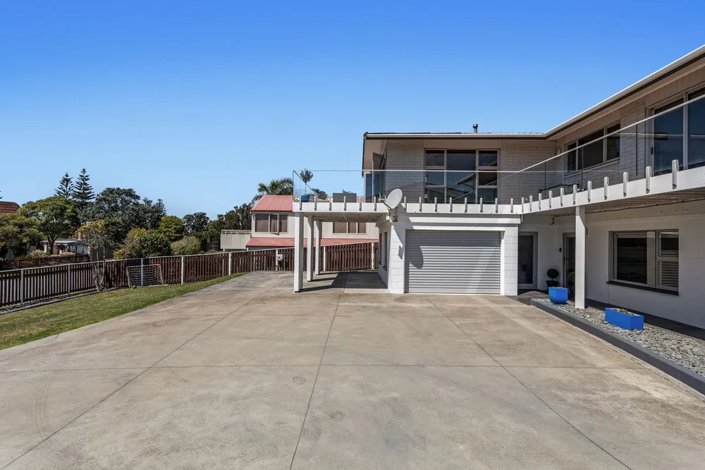 Photos of 38 Hoterini Street