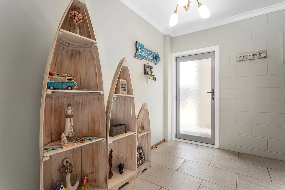 Photos of 38 Hoterini Street