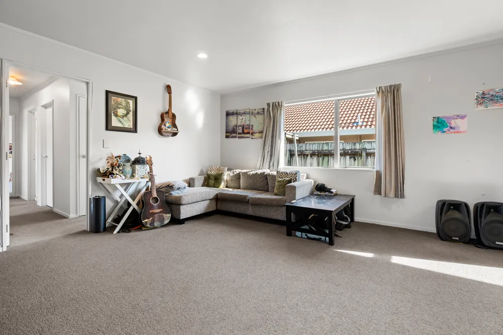Photos of 4 Sunset Crescent