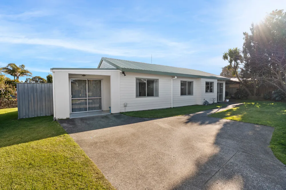 Photos of 4 Sunset Crescent