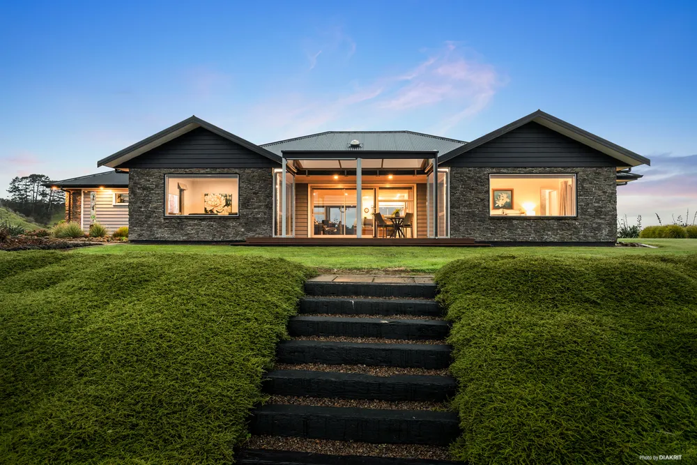 Photos of 356 Dominion Road