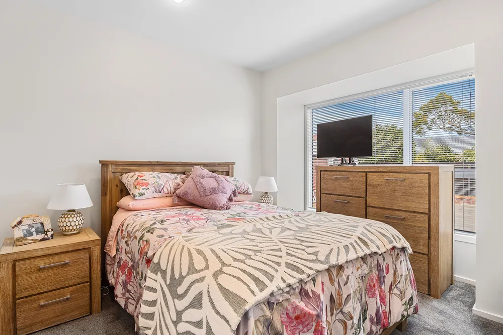 Photos of 32 Mountfort Street