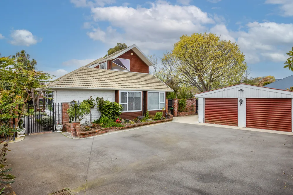 Photos of 32 Mountfort Street