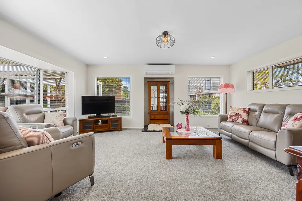 Photos of 32 Mountfort Street