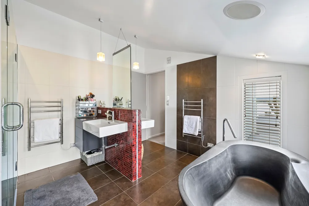 Photos of 151 Pah Road