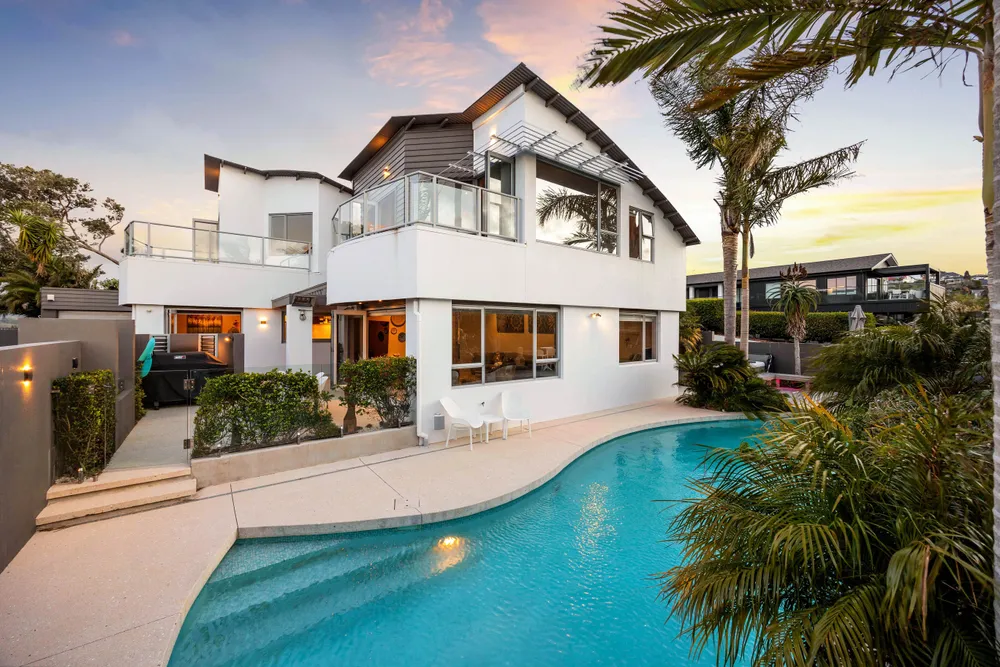 Photos of 151 Pah Road