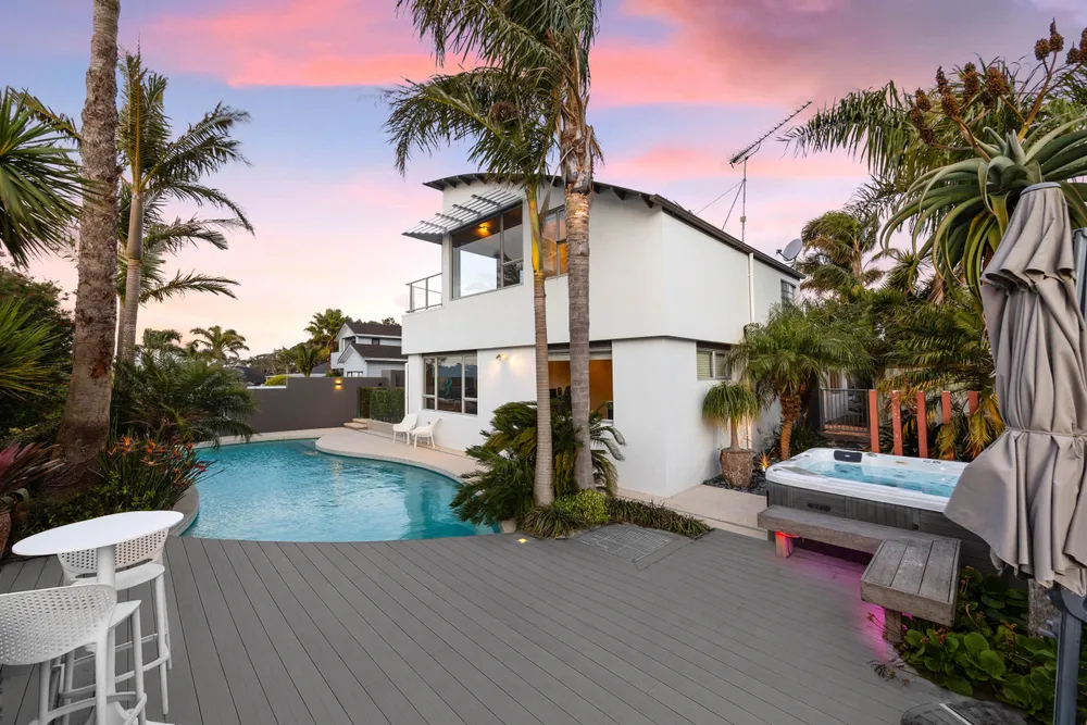Photos of 151 Pah Road