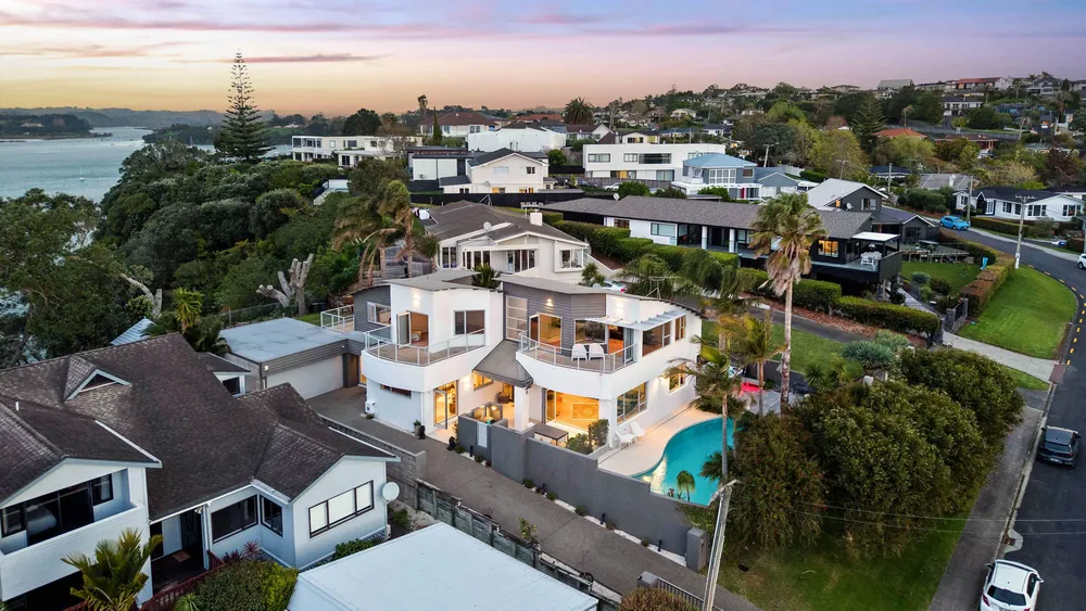 Photos of 151 Pah Road