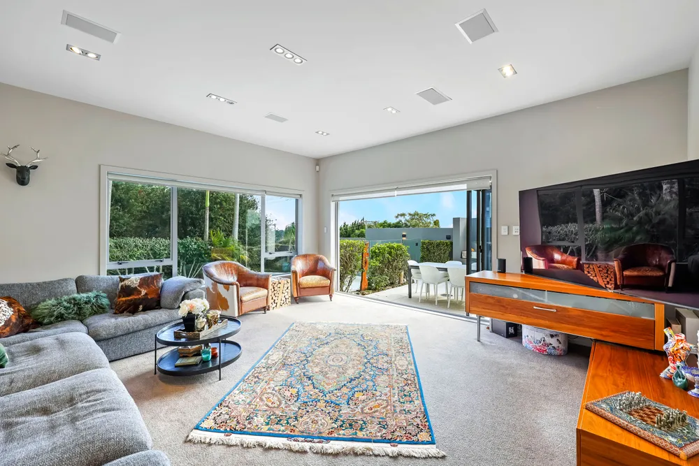 Photos of 151 Pah Road
