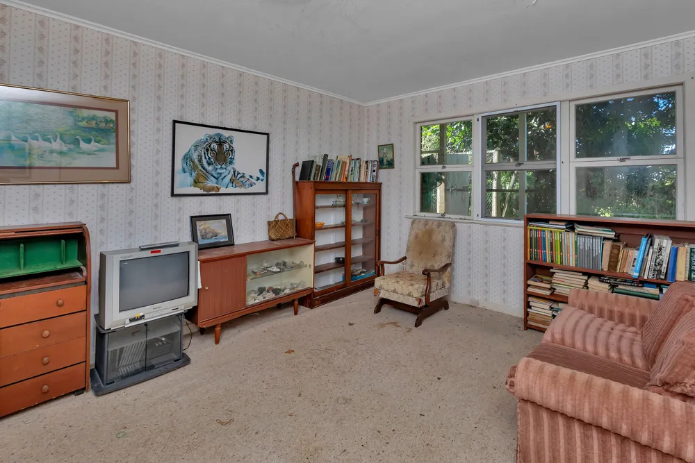 Photos of 2044 Whananaki North Road