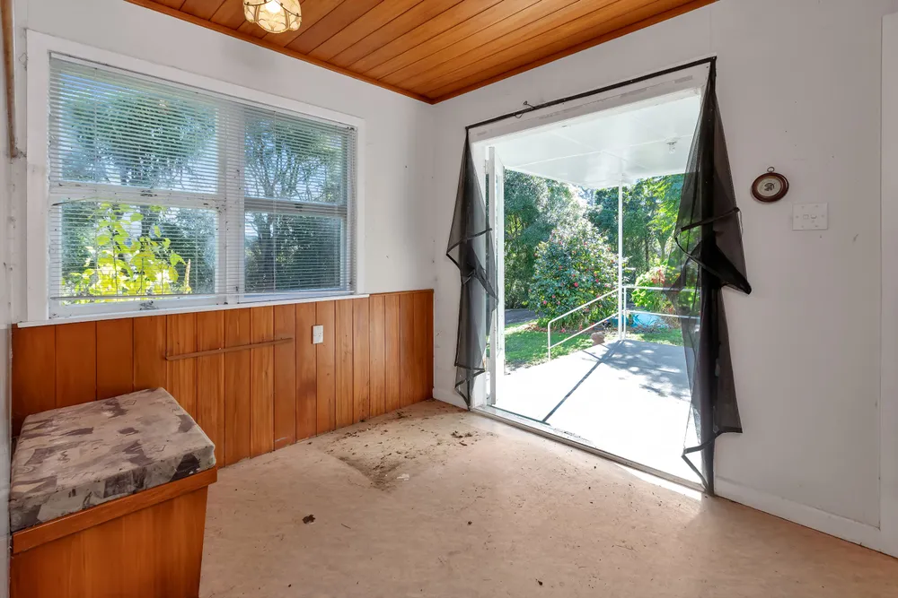 Photos of 2044 Whananaki North Road