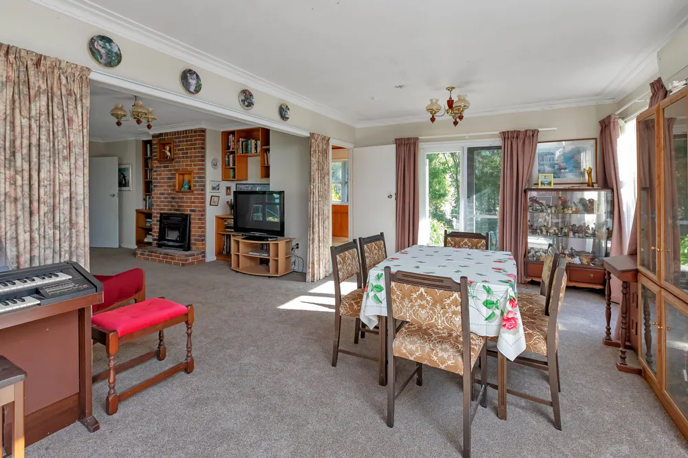 Photos of 2044 Whananaki North Road