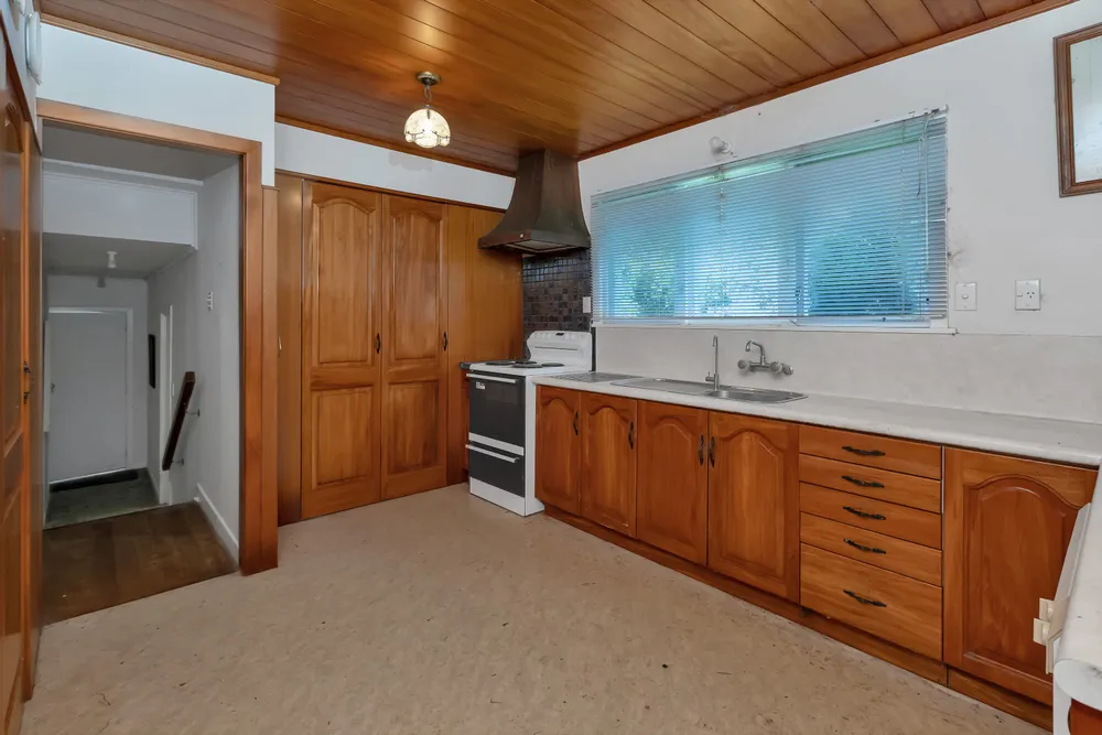 Photos of 2044 Whananaki North Road